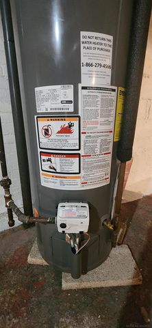 8110 Chalmers Avenue, Warren, MI 48089