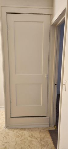 8110 Chalmers Avenue, Warren, MI 48089