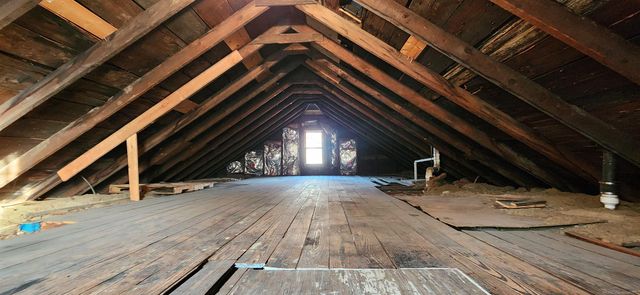 8110 Chalmers Avenue, Warren, MI 48089