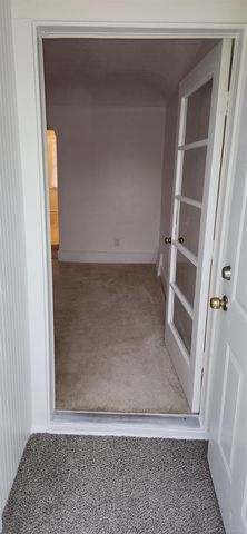 8110 Chalmers Avenue, Warren, MI 48089