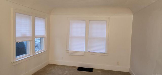 8110 Chalmers Avenue, Warren, MI 48089