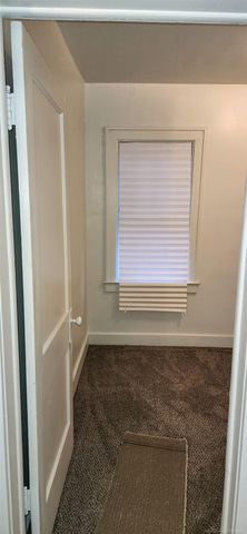 8110 Chalmers Avenue, Warren, MI 48089