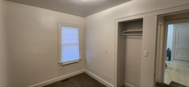 8110 Chalmers Avenue, Warren, MI 48089