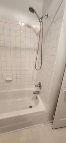 8110 Chalmers Avenue, Warren, MI 48089