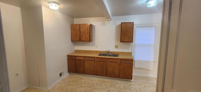 8110 Chalmers Avenue, Warren, MI 48089