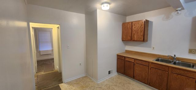 8110 Chalmers Avenue, Warren, MI 48089