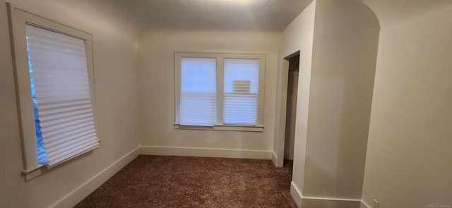 8110 Chalmers Avenue, Warren, MI 48089