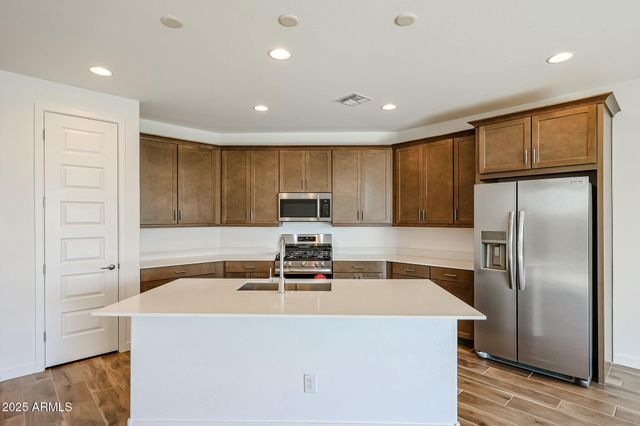 7591 W Honeysuckle Drive, Peoria, AZ 85383
