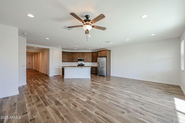 7591 W Honeysuckle Drive, Peoria, AZ 85383