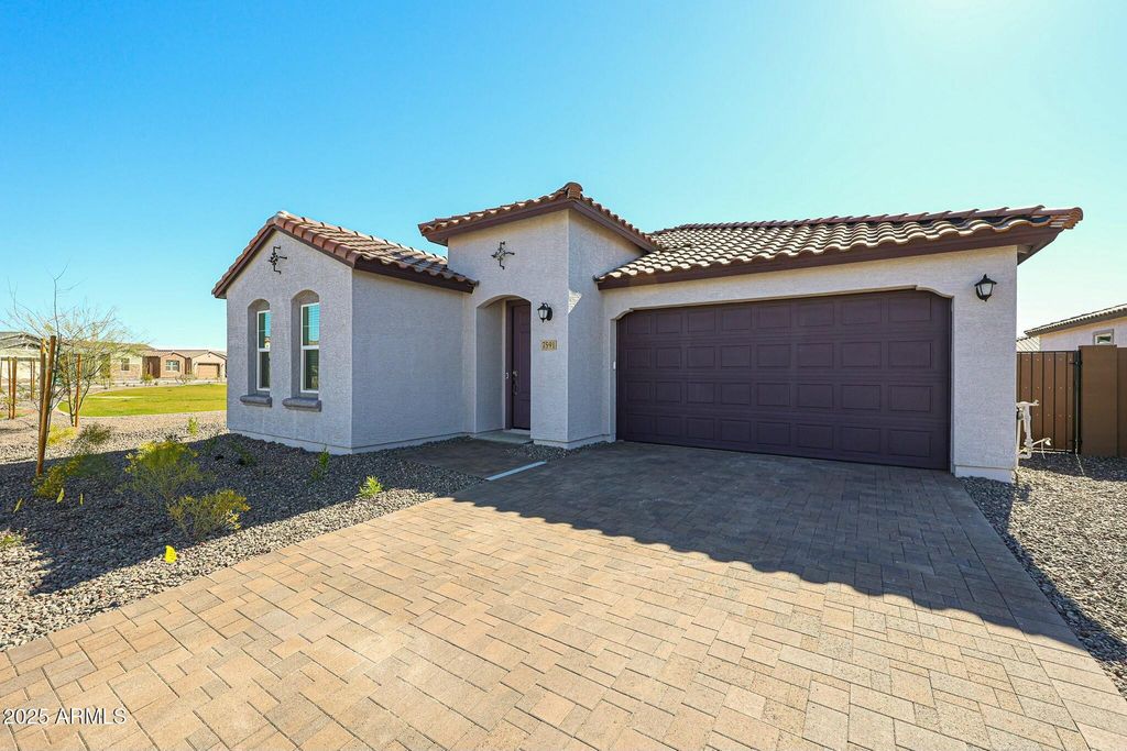 7591 W Honeysuckle Drive, Peoria, AZ 85383
