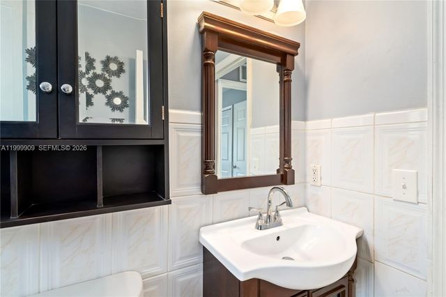 760 NW 80th St A, Miami, FL 33150