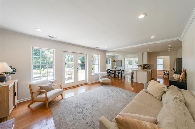 11085 Crabapple Lake Drive, Roswell, GA 30076