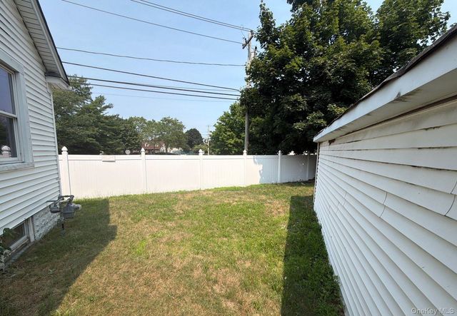 583 Straight Path, West Babylon, NY 11704