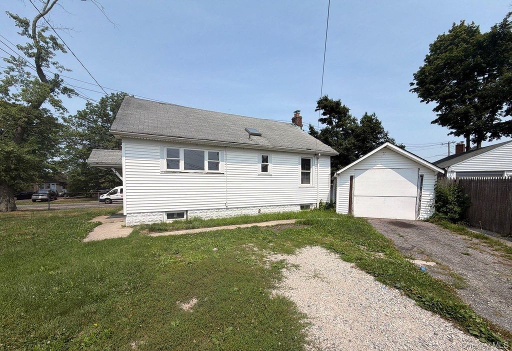 583 Straight Path, West Babylon, NY 11704 — photo 3