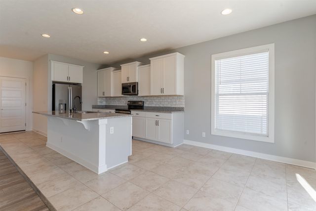 3090 Limestone Court, Newburgh, IN 47630