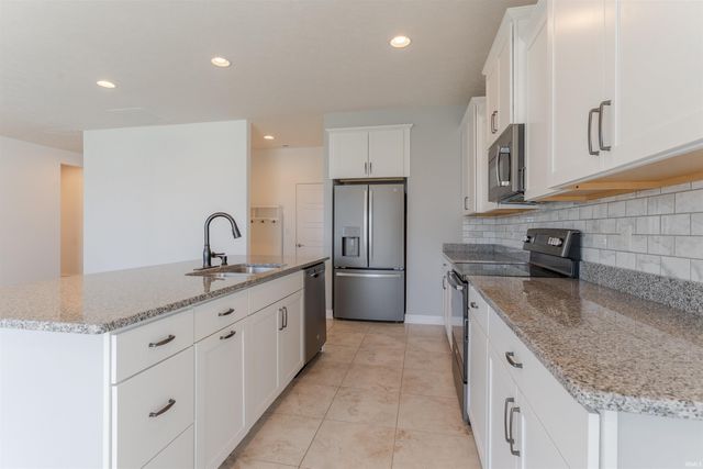 3090 Limestone Court, Newburgh, IN 47630