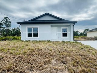 962 Commodore ST, Lehigh Acres, FL 33974