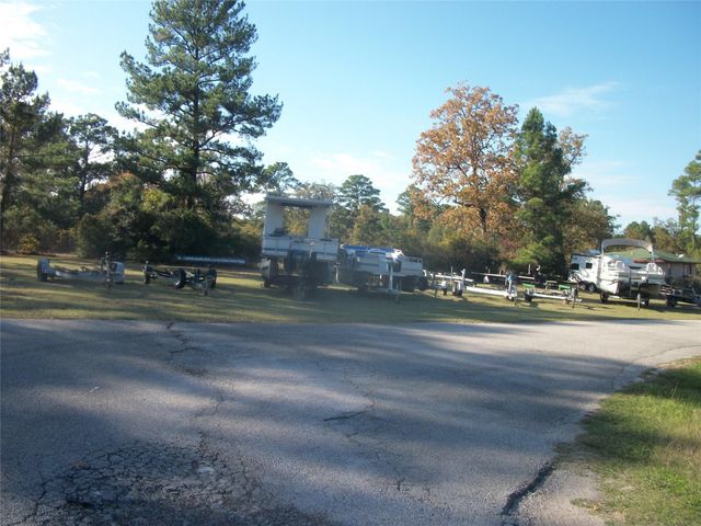 497 Valleyview Drive, Onalaska, TX 77360