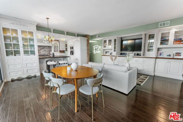 17366 W Sunset Boulevard 102, Los Angeles, CA 90272