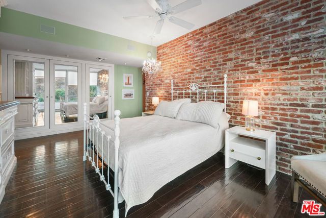 17366 W Sunset Boulevard 102, Los Angeles, CA 90272