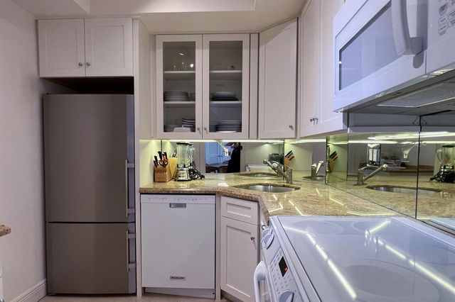 250 Bradley Place 609, Palm Beach, FL 33480