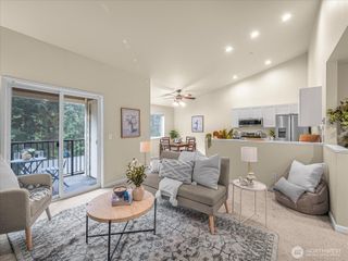6527 200th Street SW #301, Lynnwood, WA 98036