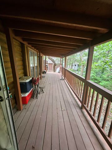 462 Jellystone Avenue, Hollister, MO 65672