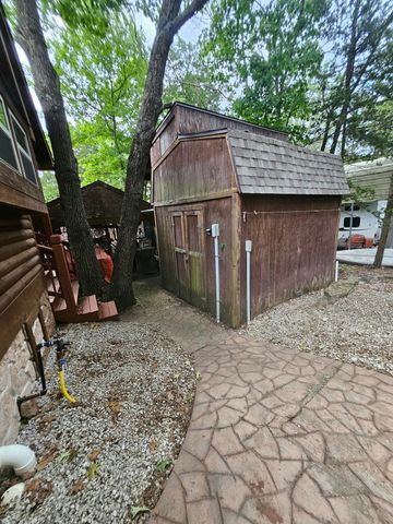 462 Jellystone Avenue, Hollister, MO 65672