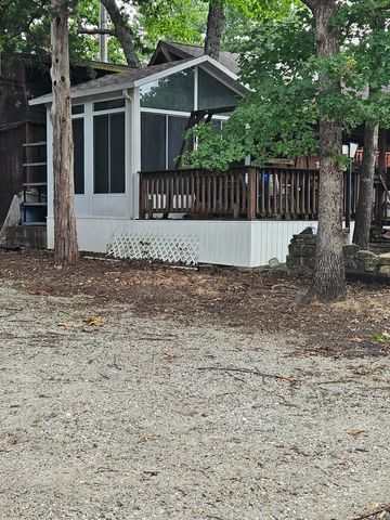 462 Jellystone Avenue, Hollister, MO 65672