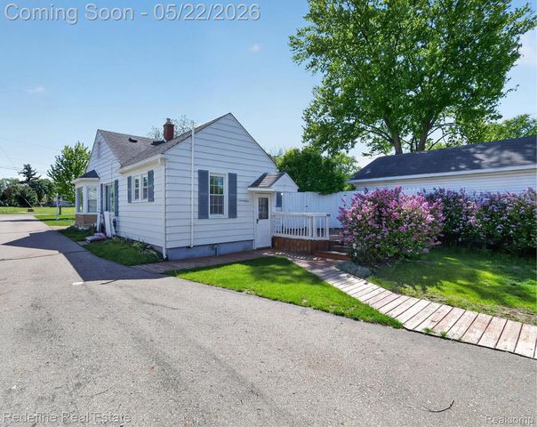 3207 Waukegan Street, Auburn Hills, MI 48326