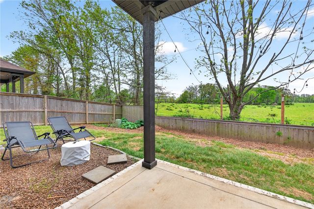 2507 SW Hampton Avenue, Bentonville, AR 72713