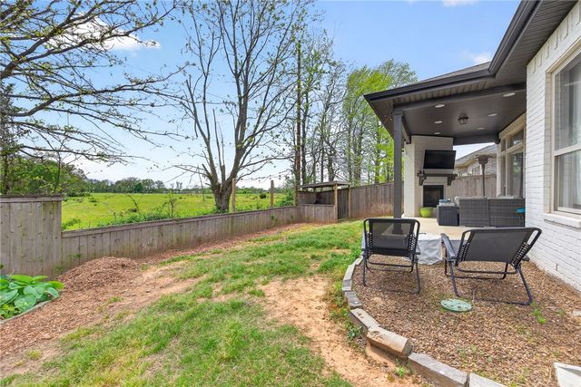 2507 SW Hampton Avenue, Bentonville, AR 72713