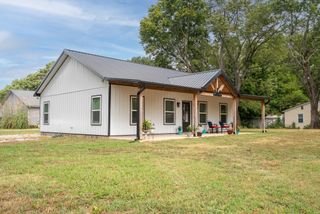 201 N Church Ave, Ethridge, TN 38456