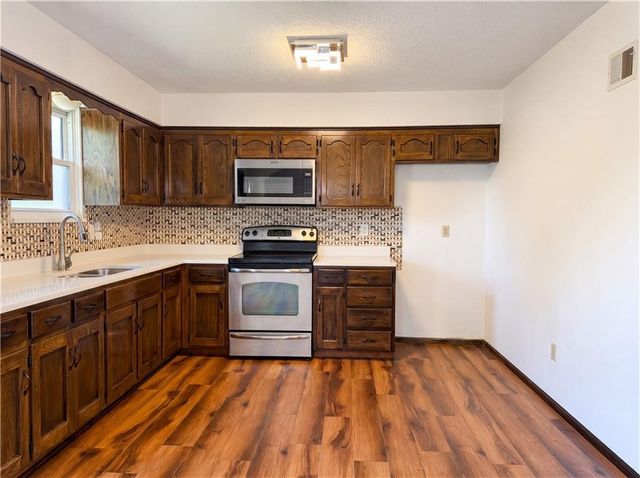 20405 E 15th Terrace, Independence, MO 64056