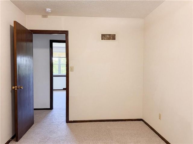 20405 E 15th Terrace, Independence, MO 64056