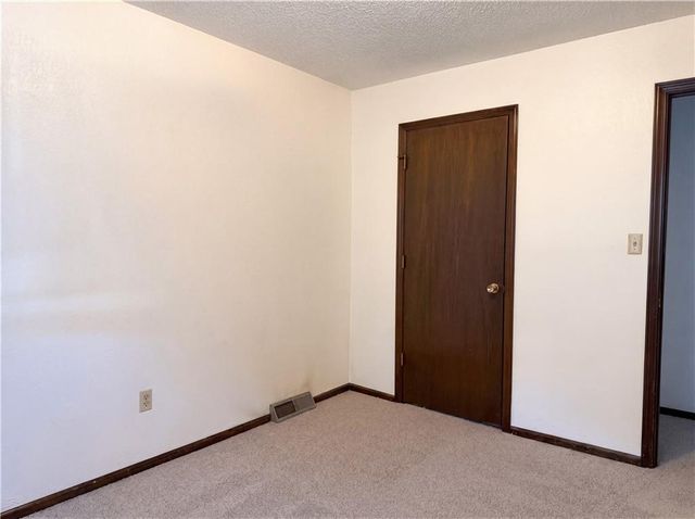 20405 E 15th Terrace, Independence, MO 64056