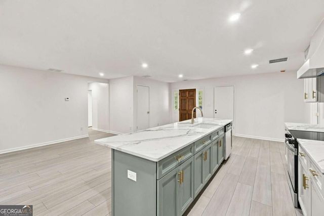 645 Noell Way NW, Lilburn, GA 30047