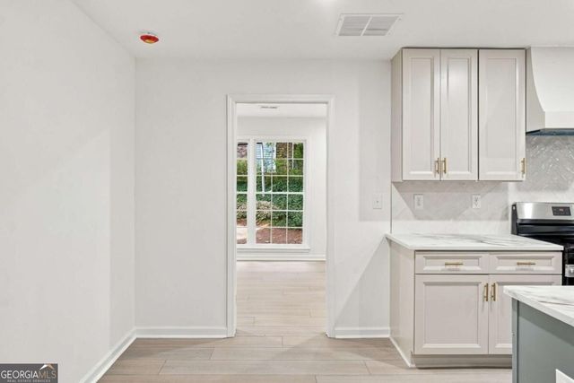 645 Noell Way NW, Lilburn, GA 30047