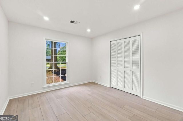 645 Noell Way NW, Lilburn, GA 30047