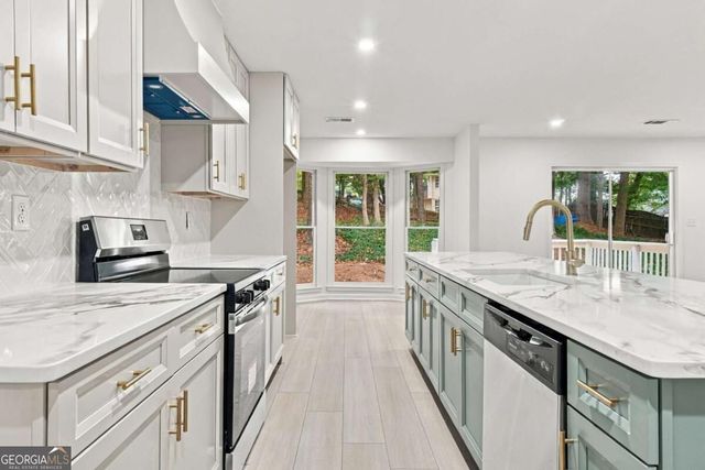 645 Noell Way NW, Lilburn, GA 30047