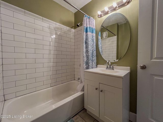 3027 CenterView Rough River Lane Ln, Hudson, KY 40145