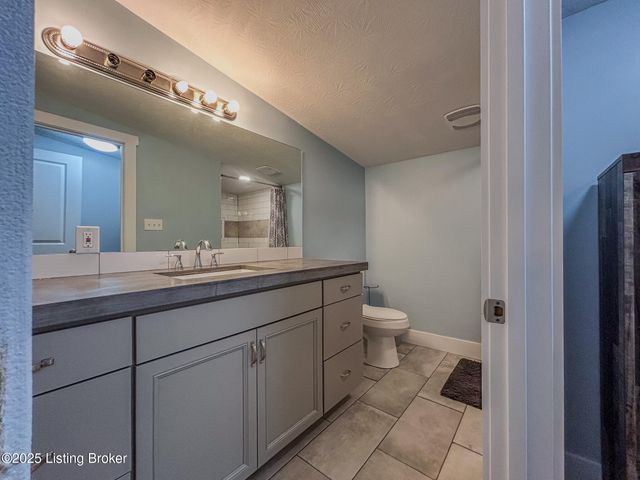 3027 CenterView Rough River Lane Ln, Hudson, KY 40145