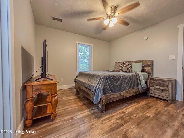 3027 CenterView Rough River Lane Ln, Hudson, KY 40145