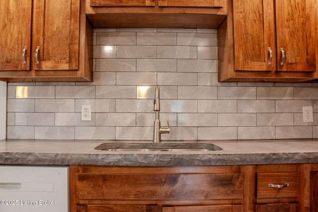 3027 CenterView Rough River Lane Ln, Hudson, KY 40145