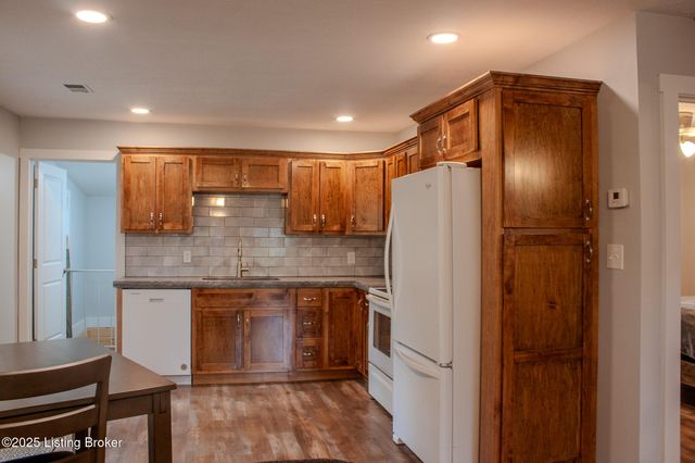 3027 CenterView Rough River Lane Ln, Hudson, KY 40145