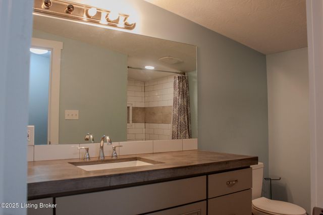 3027 CenterView Rough River Lane Ln, Hudson, KY 40145