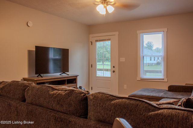 3027 CenterView Rough River Lane Ln, Hudson, KY 40145