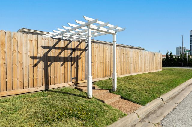3217 Tern Drive, Galveston, TX 77551