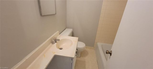 3923 Overland Heights B, Greensboro, NC 27407