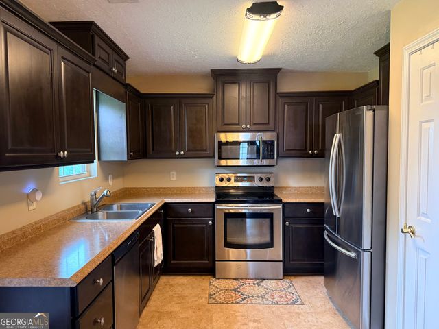 202 Shannon Court, Thomaston, GA 30286